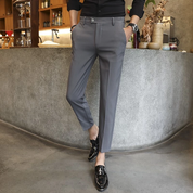 Pantaloni con pieghe