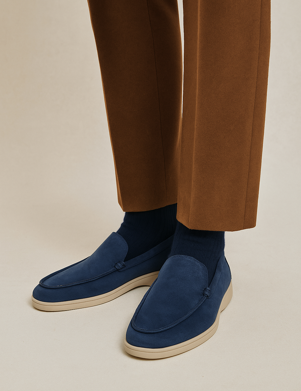20250910_1815_Mocassin_Bleu_Classique_remix_01k4sht9skfc8a7gj2bwdmzxjd.png