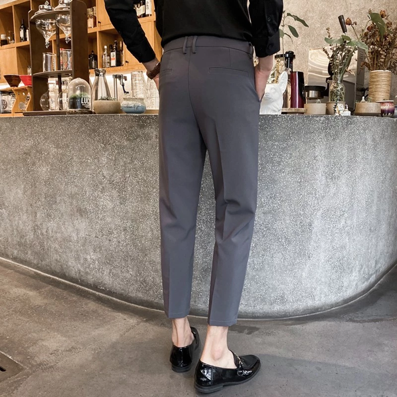 Pantaloni con pieghe